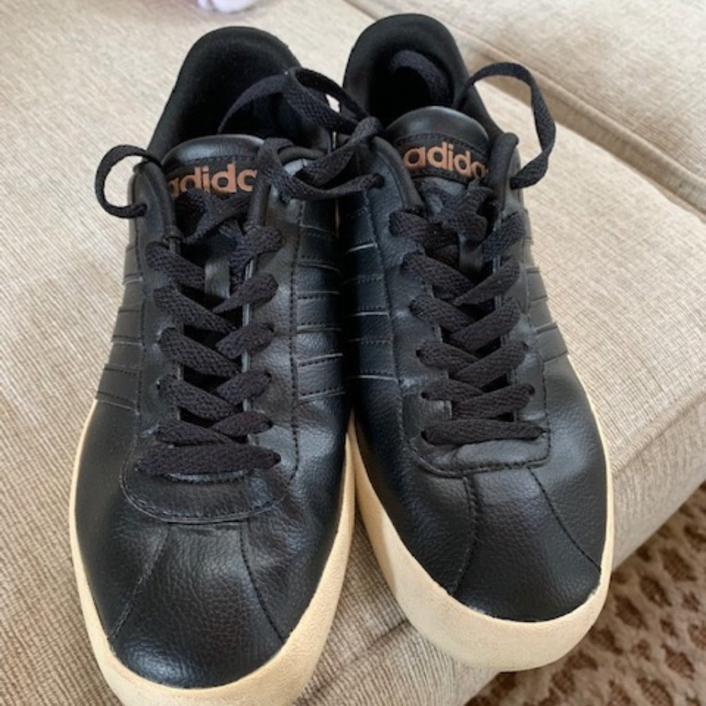 Adidas Sneakers